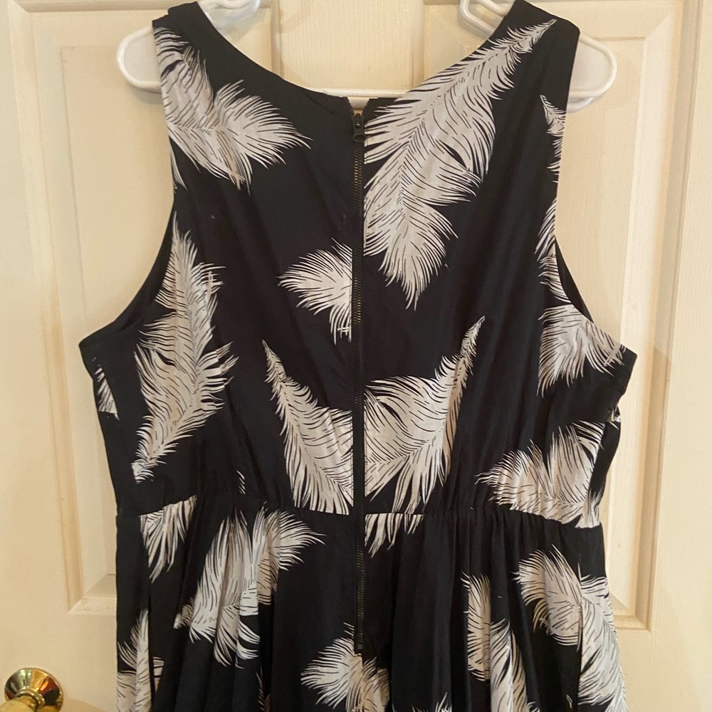 ⭐️2/30$ Lane Bryant Cotton Fit and Flare Dress with Feather Print and POCKETS! - Picture 2 of 11